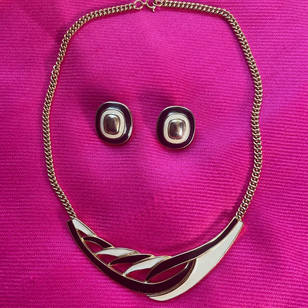 TRIFARI vintage necklace and earrings costume jewelry